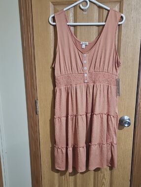 Sleeveless Tiered Button-Front Dress in Peach